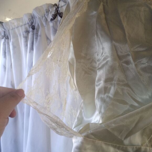 * Ronnie O blouse size 14. (  box AC ) - Picture 2 of 3